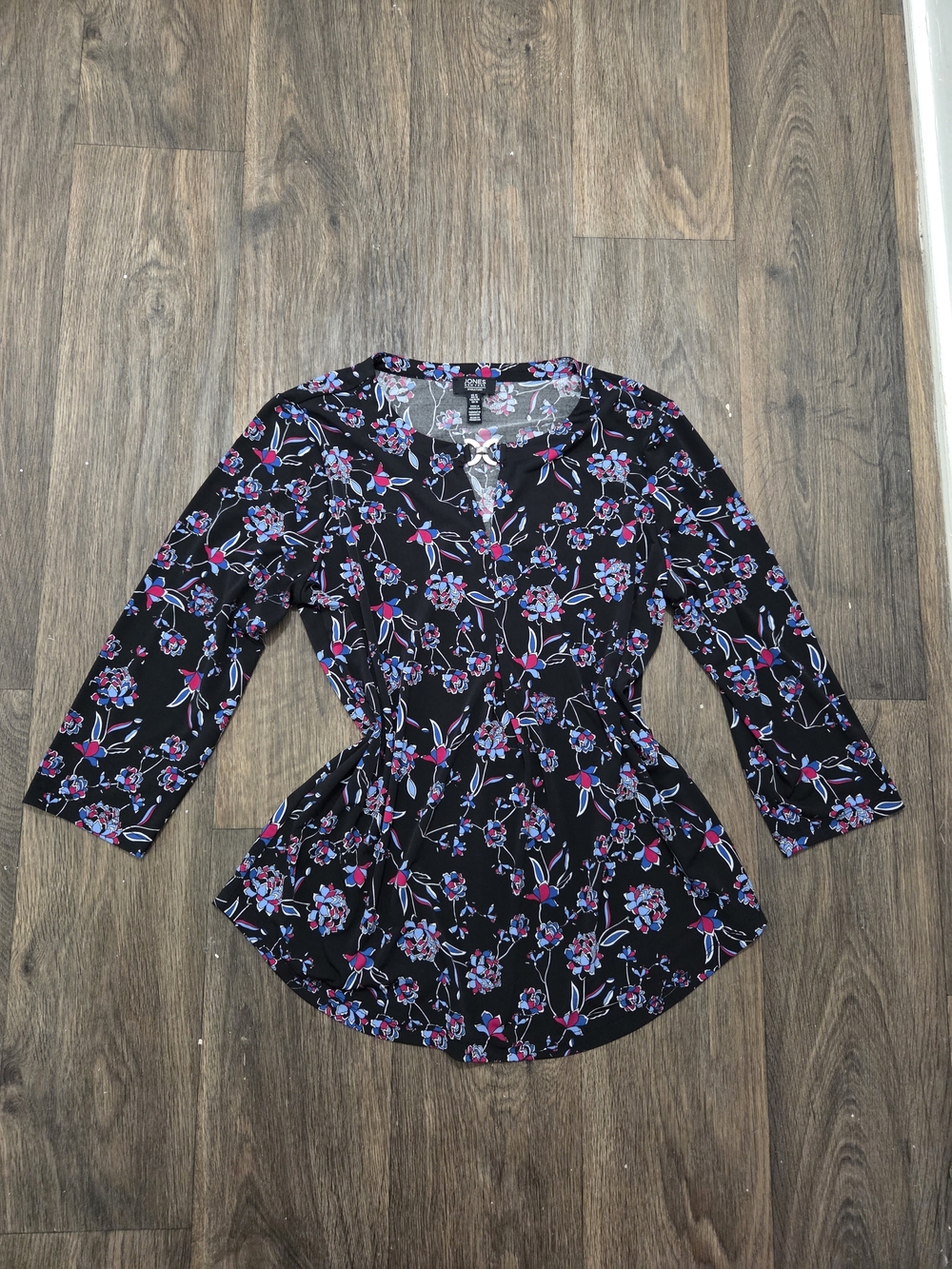 Jones New York Size M Black Floral Button-Front Tie-Waist Blouse